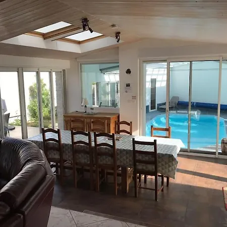 Ile De Re -le Clos Des Ajoncs-villa De Charme Avec Piscine Couverte-8 A 12 Pers Villa *