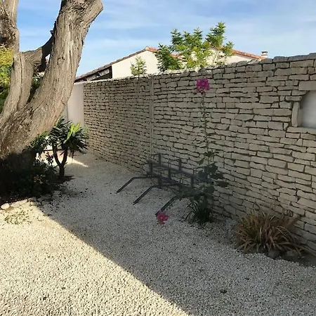 Villa Ile De Re -le Clos Des Ajoncs-villa De Charme Avec Piscine Couverte-8 A 12 Pers