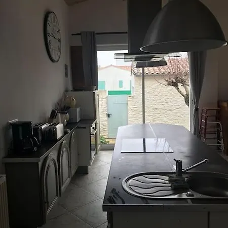 Ile De Re -le Clos Des Ajoncs-villa De Charme Avec Piscine Couverte-8 A 12 Pers ヴィラ